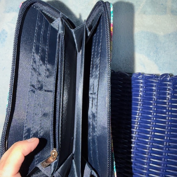 Meet your Posher, Lori - Picture 4 of 5